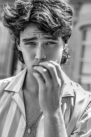 Retouche William White